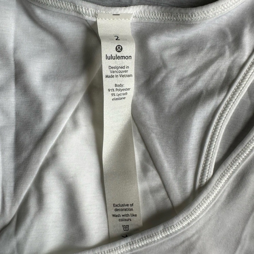 Lululemon Essential Tank Racerback PLEATED• WHITE• NWT•Size 2 - Picture 7 of 14